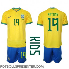 Brasilien Antony #19 Hemmatröja Barn VM 2022 Kortärmad (+ korta byxor)